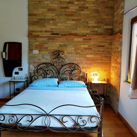 Casale Del Sole Bed & Breakfast Cepagatti Exterior photo