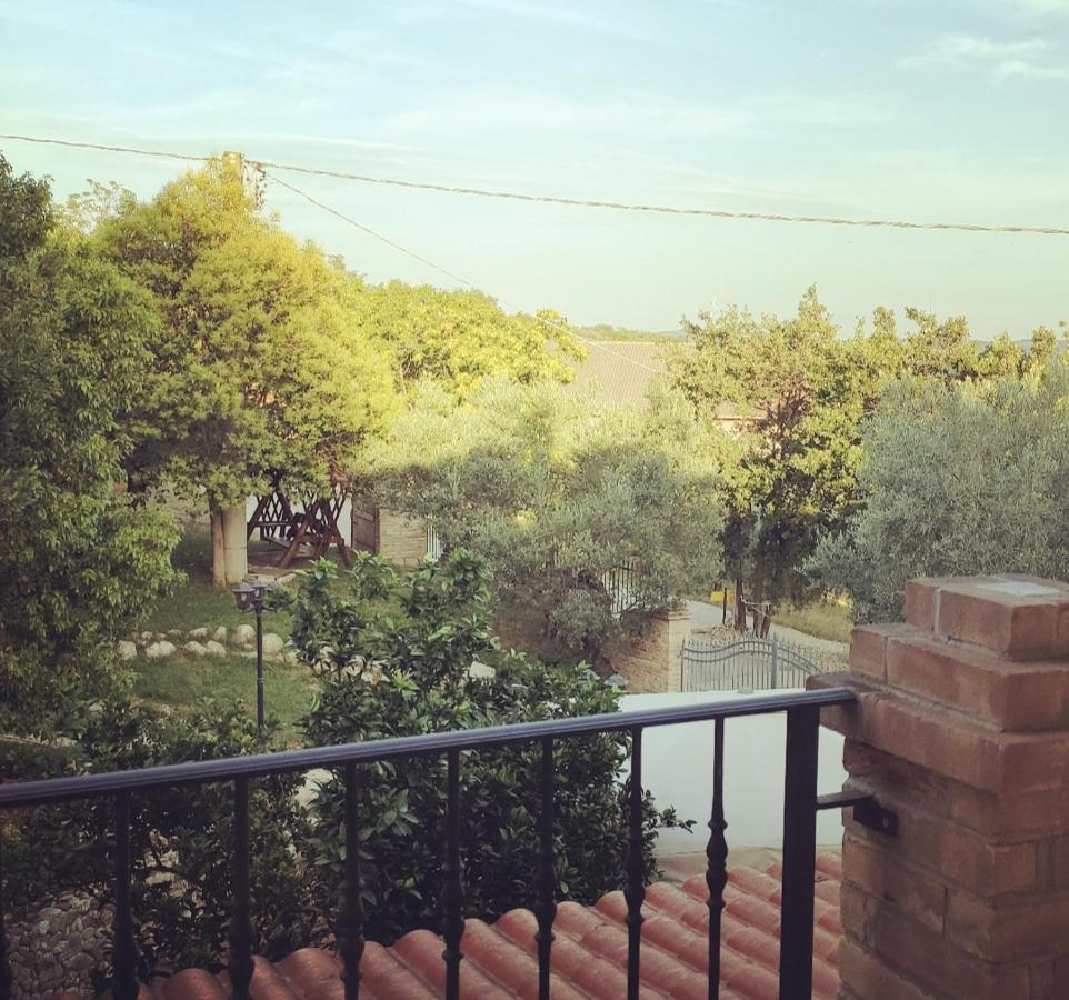 Casale Del Sole Bed & Breakfast Cepagatti Exterior photo