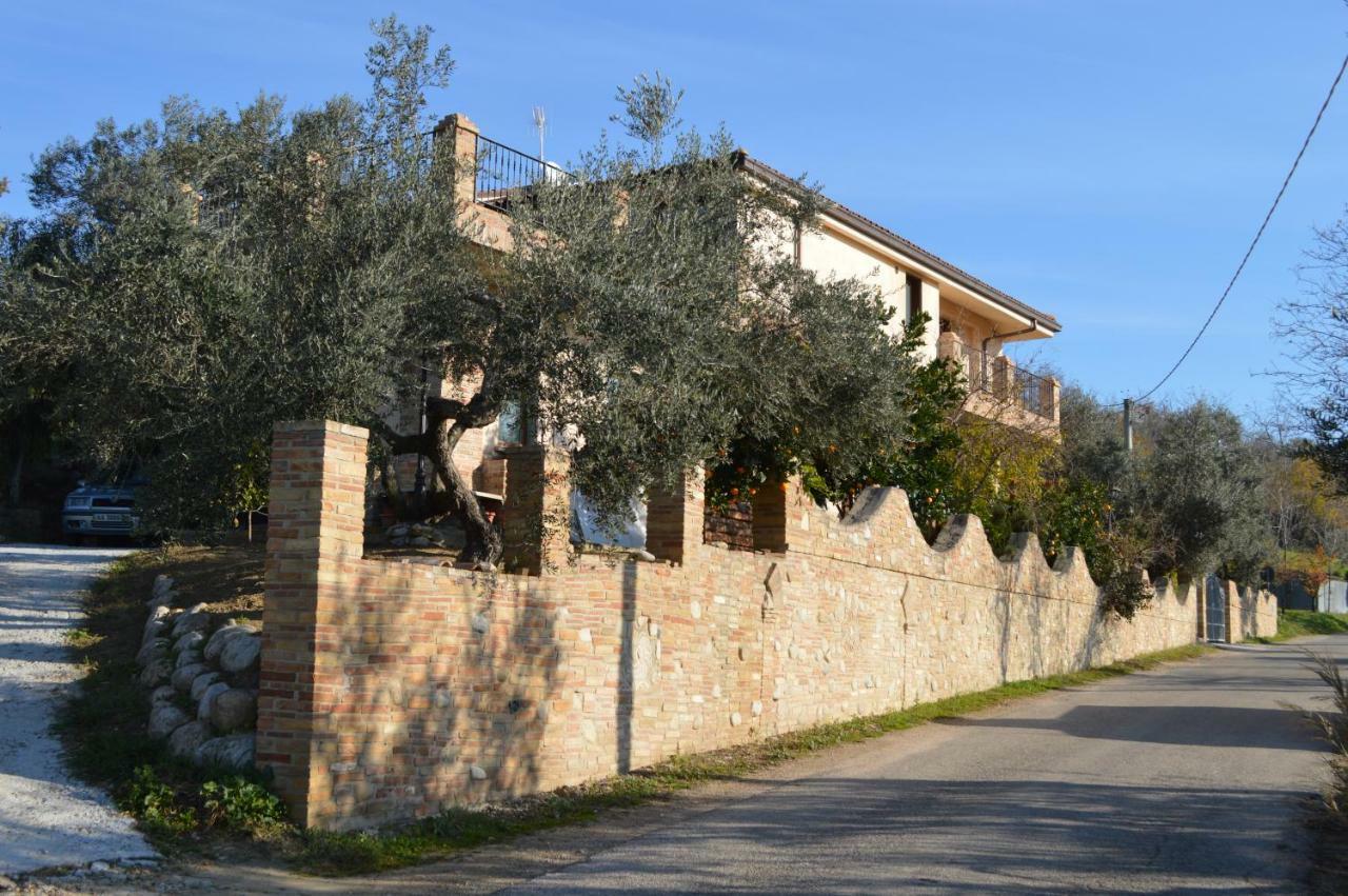 Casale Del Sole Bed & Breakfast Cepagatti Exterior photo