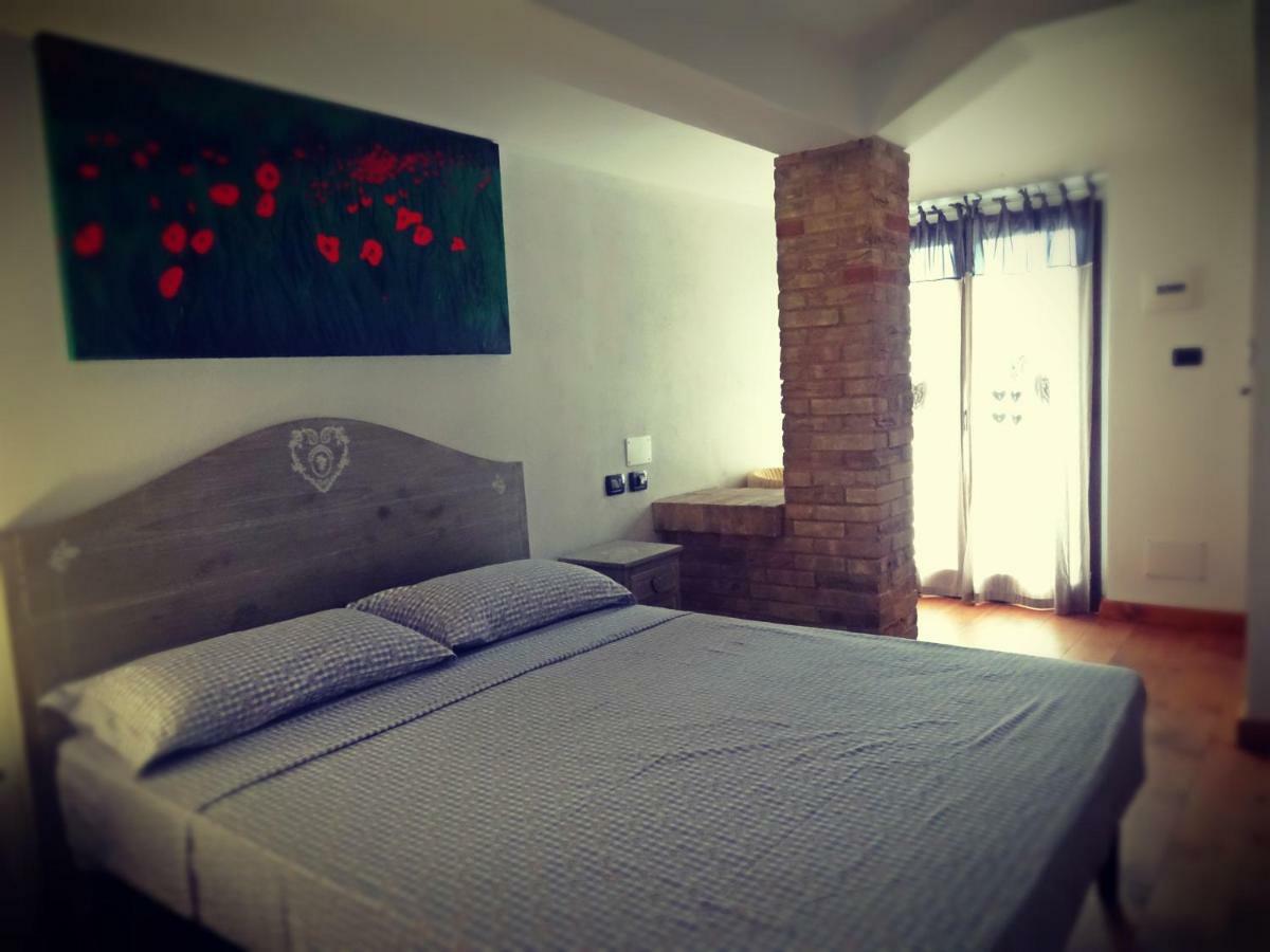 Casale Del Sole Bed & Breakfast Cepagatti Exterior photo